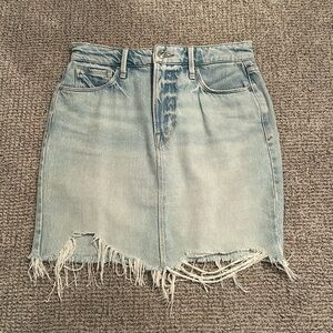 Good American distressed denim skirt